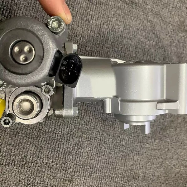 For Mercedes Benz W212 W204 C200 CGI Injection Pump High Pressure Pump A2710703501-